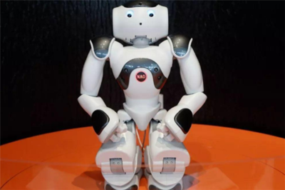 呦呦優卡機器人教育