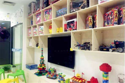 呦呦優卡機器人教育加盟費大概多少錢